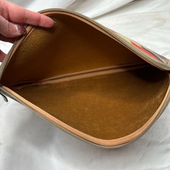 Aztec Style Computer Cover. - Picture 6 of 8